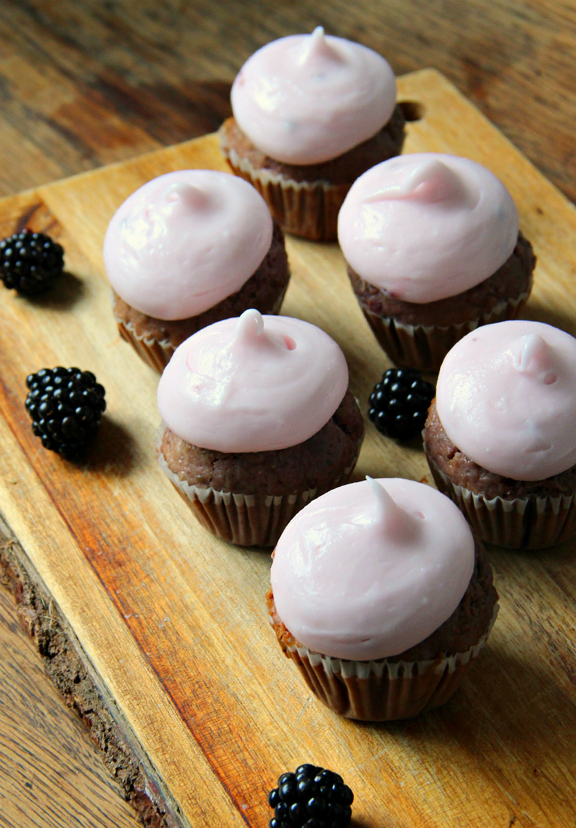 Vegan Blackberry Cupcakes & Cream Cheese Frosting - The Vegan Eskimo