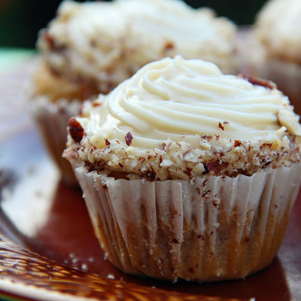 Vegan Pumpkin Cupcakes with Miso Cream Cheese Frosting - The Vegan Eskimo