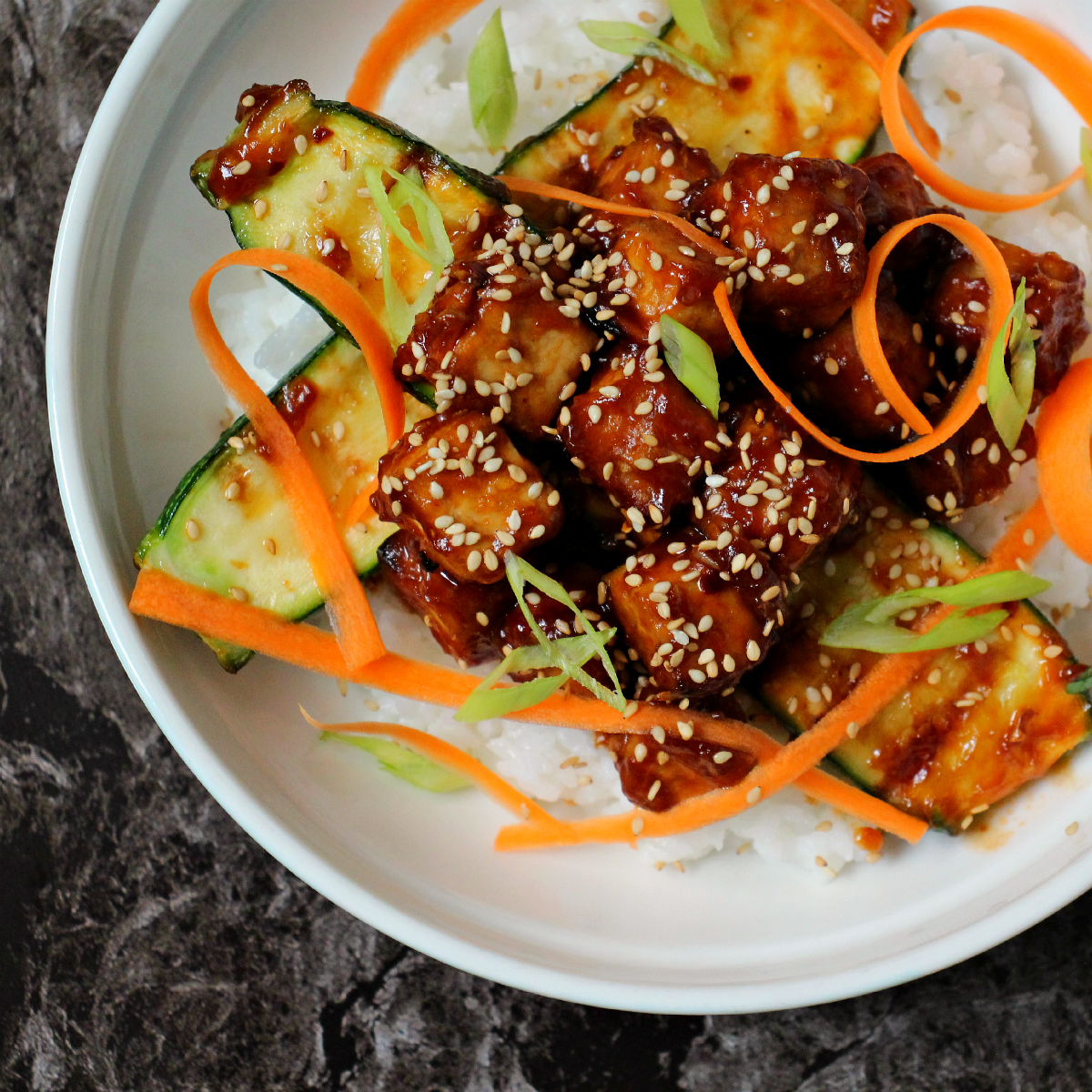 General Tso´s Tofu & Glazed Mini Zucchini - The Vegan Eskimo