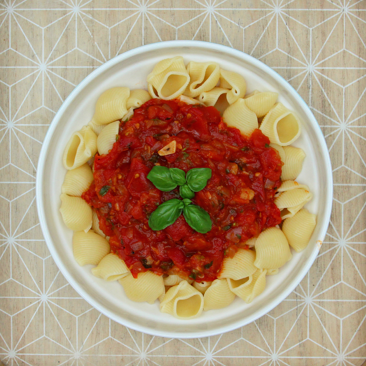 Slow Cooked Pasta Marinara - Tomasta - The Vegan Eskimo