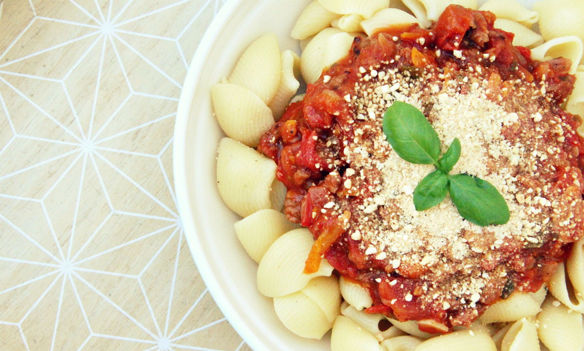 Vegan Slow Cooked Spaghetti Bolognese - The Vegan Eskimo