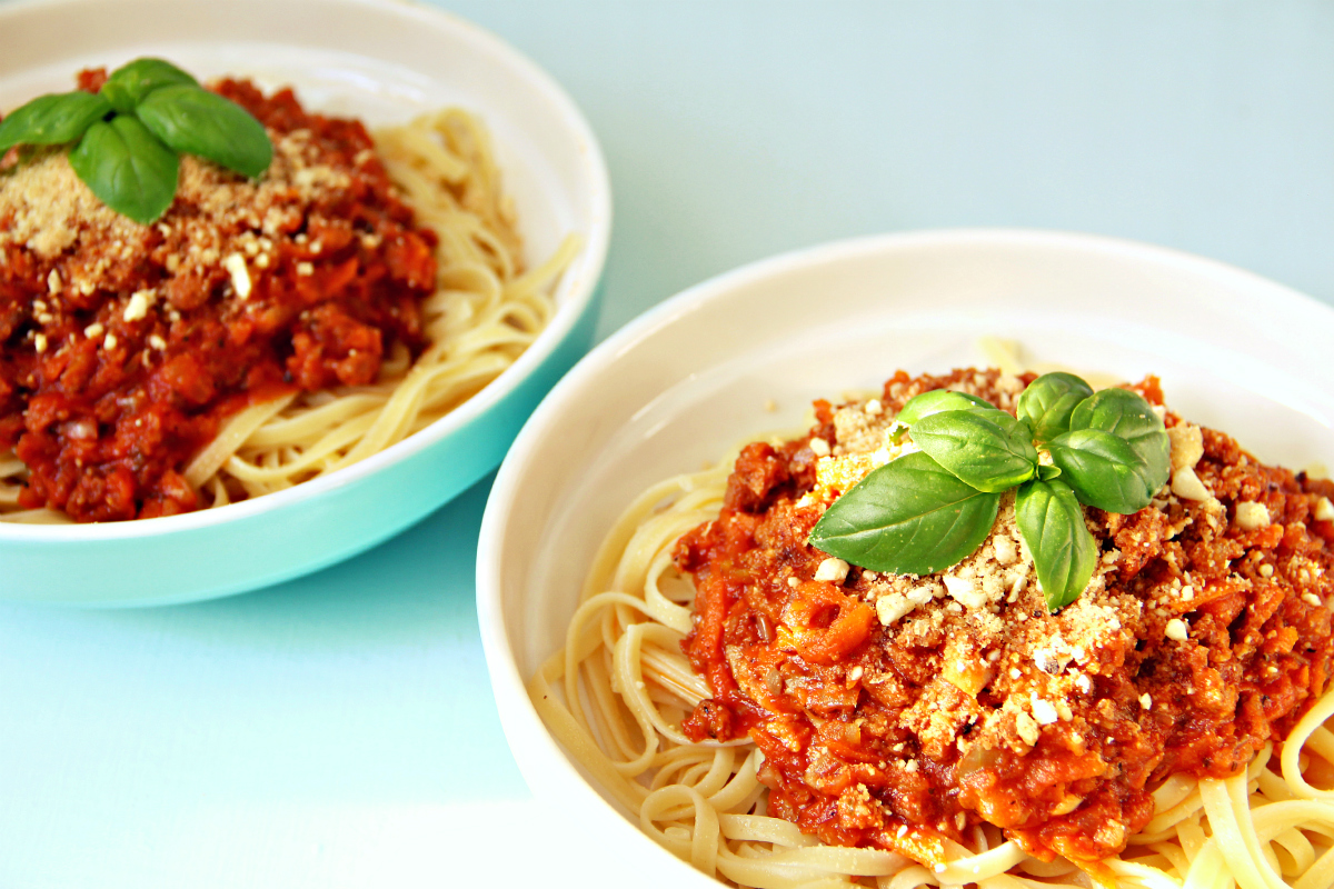 Vegan Slow Cooked Spaghetti Bolognese - The Vegan Eskimo