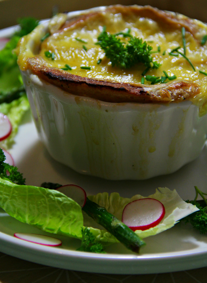Vegan French Onion Soup - The Vegan Eskimo