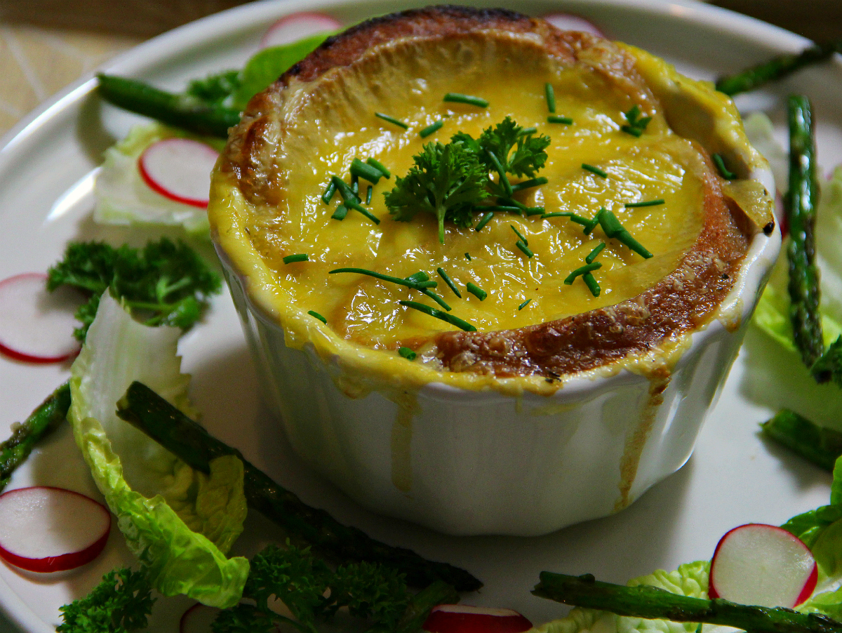 Vegan French Onion Soup - The Vegan Eskimo