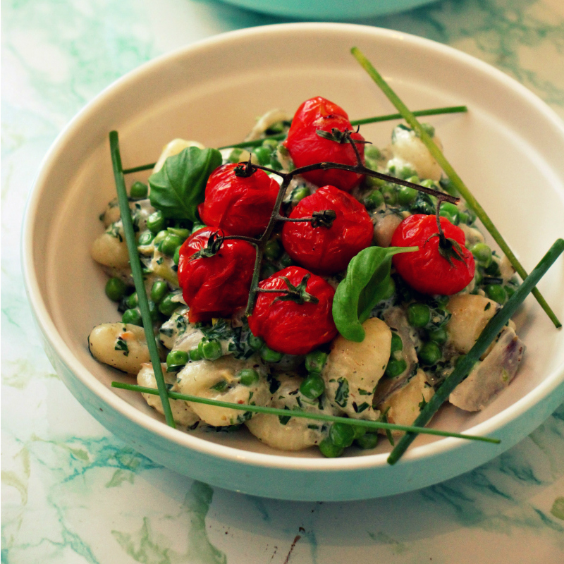 Vegan Gnocchi Peas & Cherry Tomatoes - The Vegan Eskimo