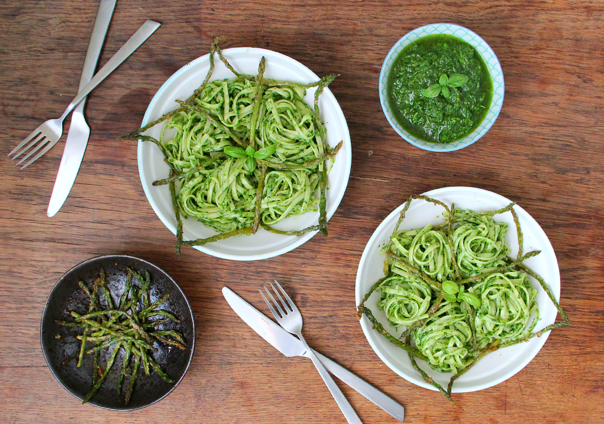 Vegan Pasta Parsley Pesto & Asparagus - The Vegan Eskimo