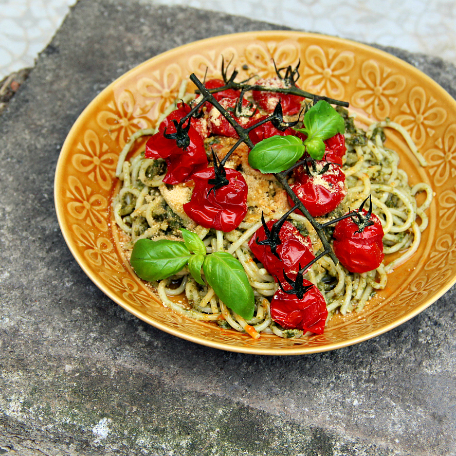 Vegan Pasta Pesto Roasted Cherry Tomatoes - The Vegan Eskimo