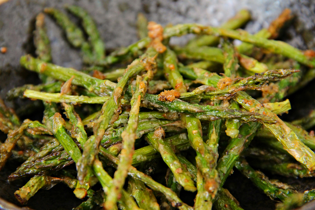 Vegan Cheesy Roasted Mini Asparagus - The Vegan Eskimo