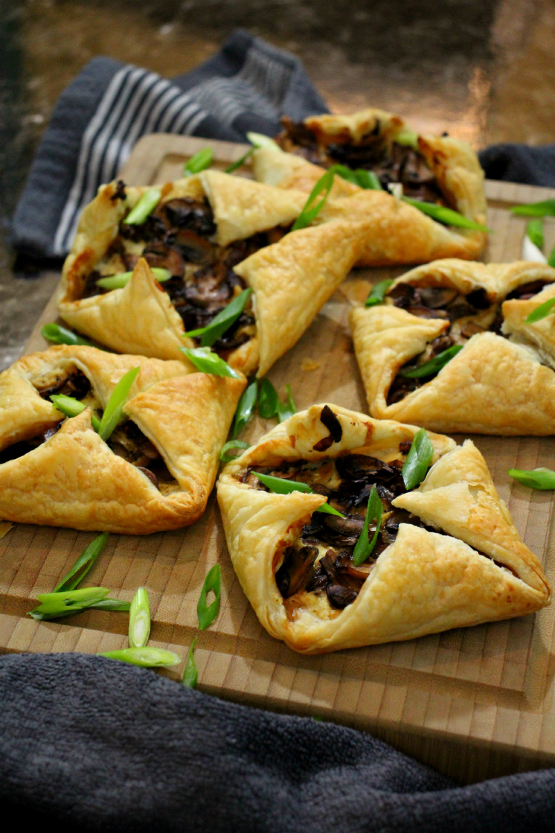 vegan-mushroom-quiche-puff-pastry-folds